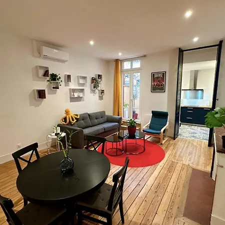 Luxury Apartment T2 70M2 Saint-Cyprien شقة